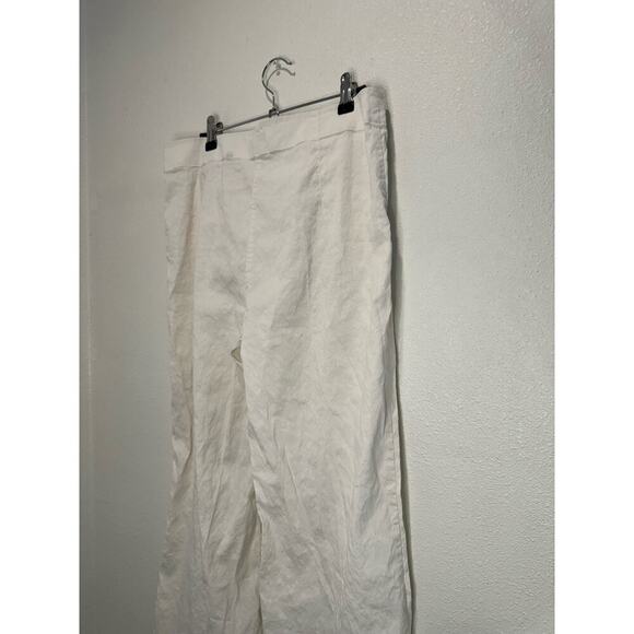 Theory Wide Crop Pant in Good White Linen - Picture 10 of 10